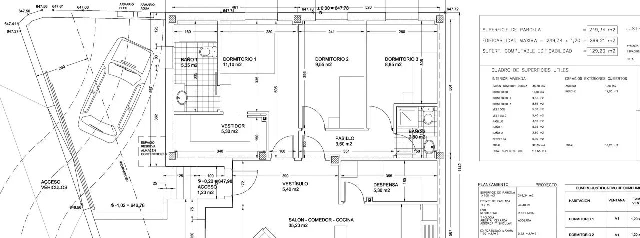 Plano de proyecto de ejecución de vivienda unifamiliar, mostrando distribución, medidas y superficies.