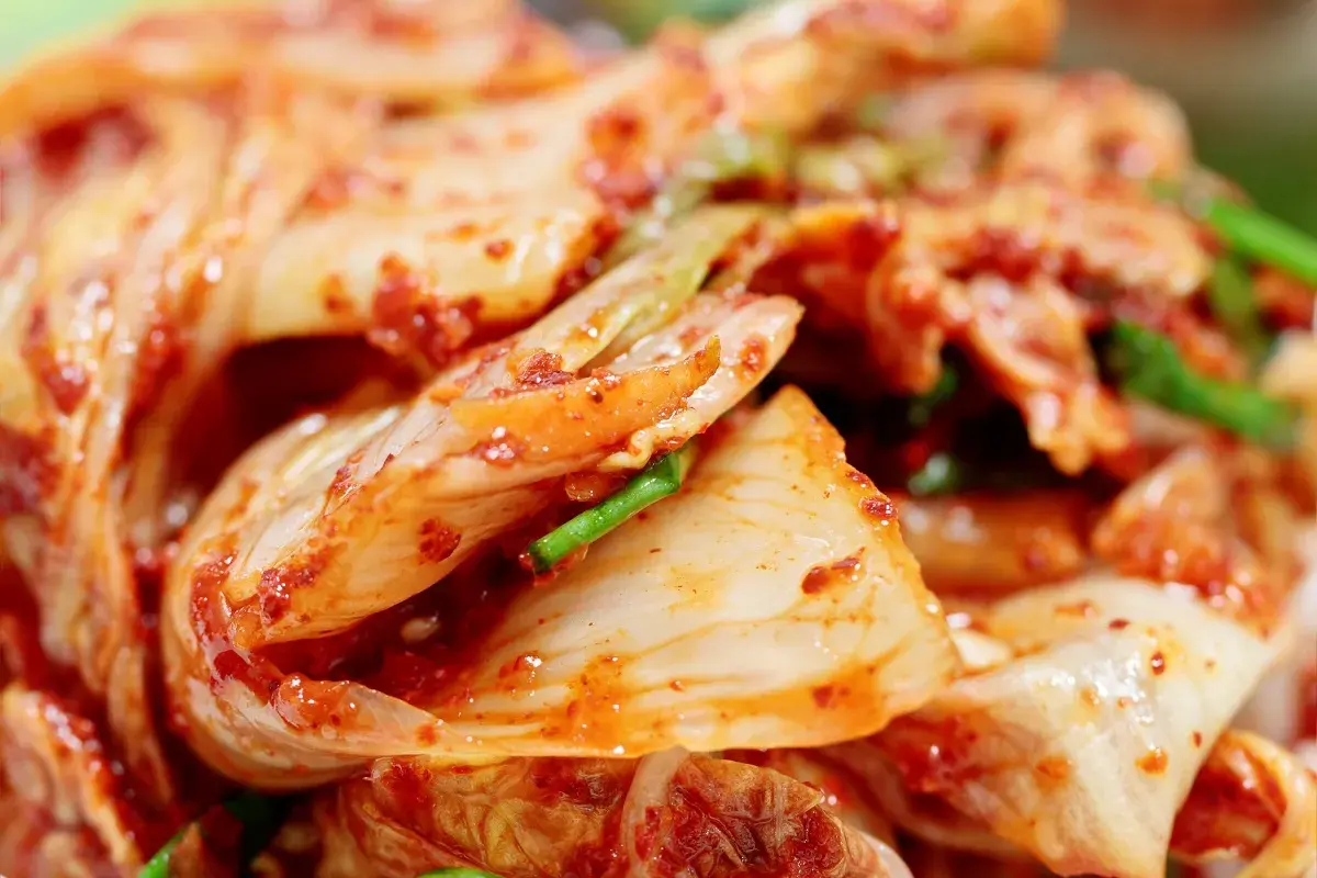 Kimchi: zepsute czy dojrzałe? Rozpoznaj i przechowuj mądrze.
