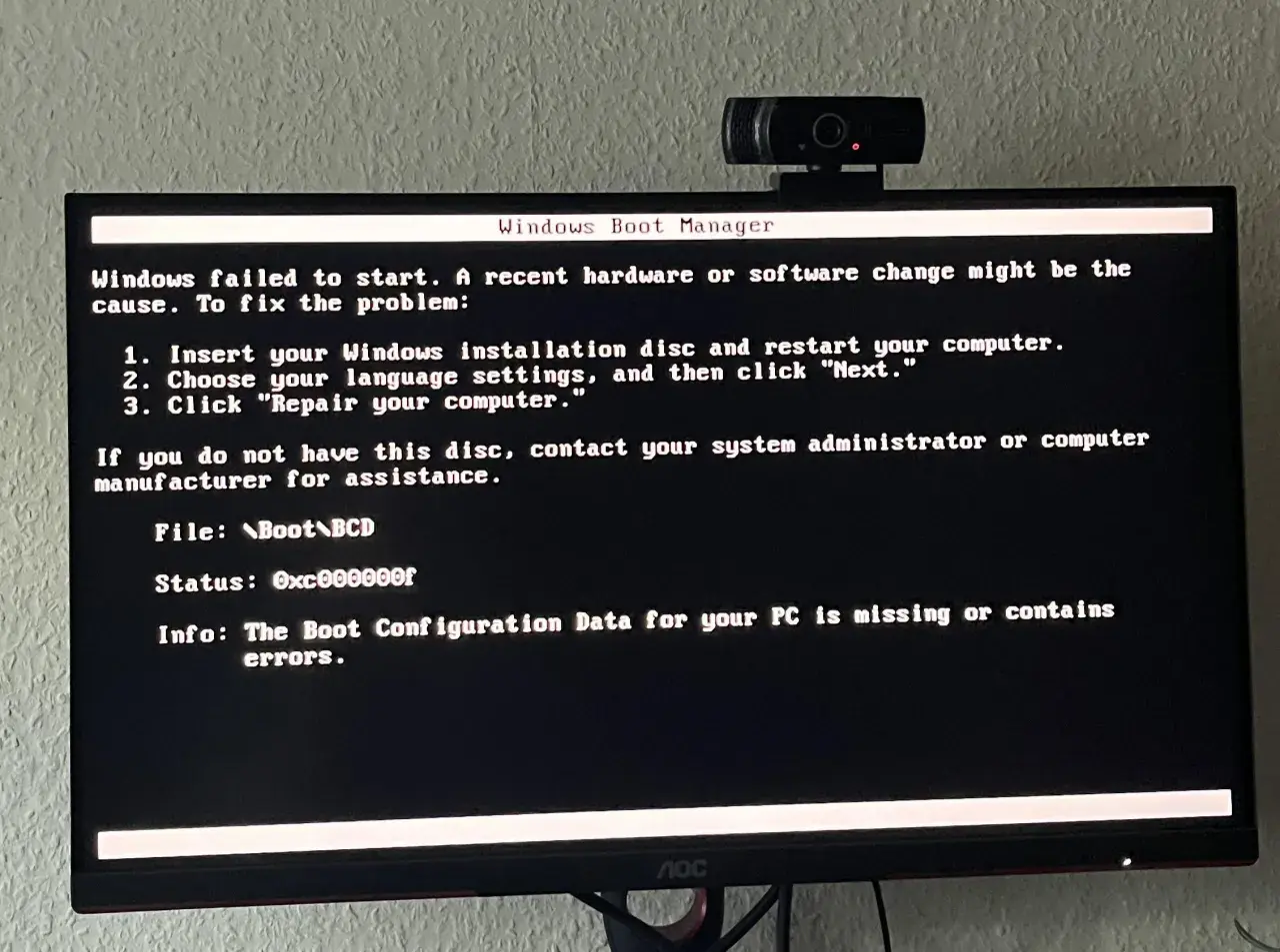 PC startet aber bootet nicht. Windows Boot Manager zeigt Fehler: Boot Configuration Data fehlt oder ist fehlerhaft.