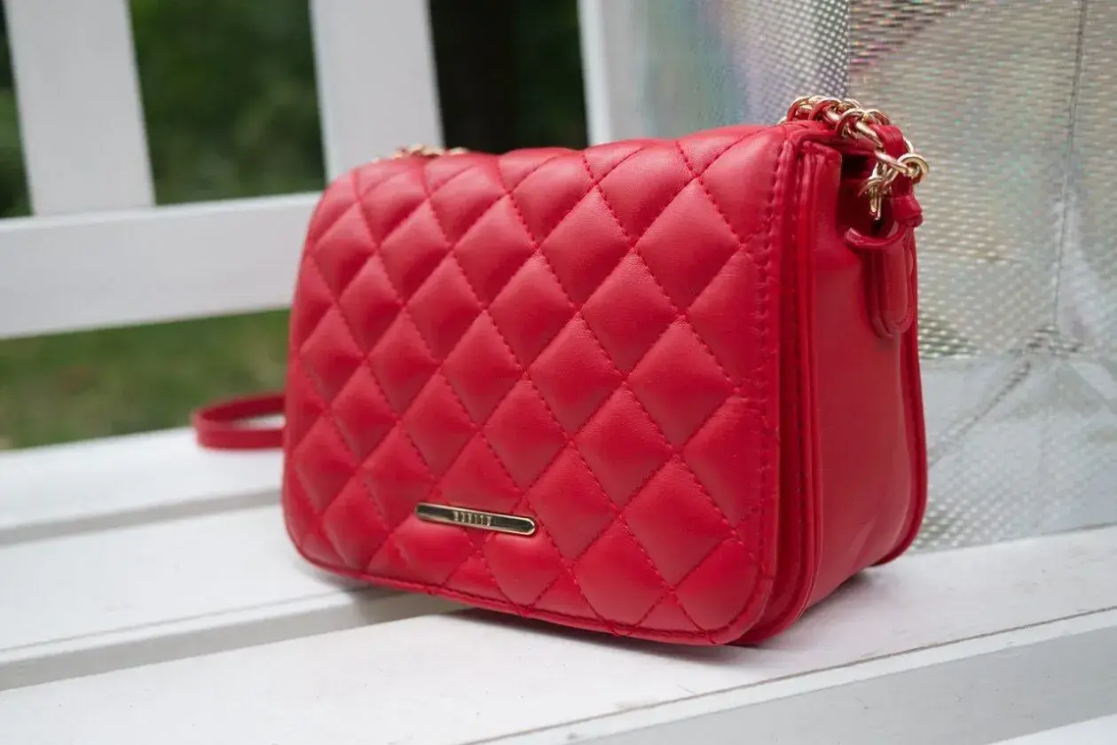 Jakie torebki są teraz modne – odkryj najnowsze trendy i style