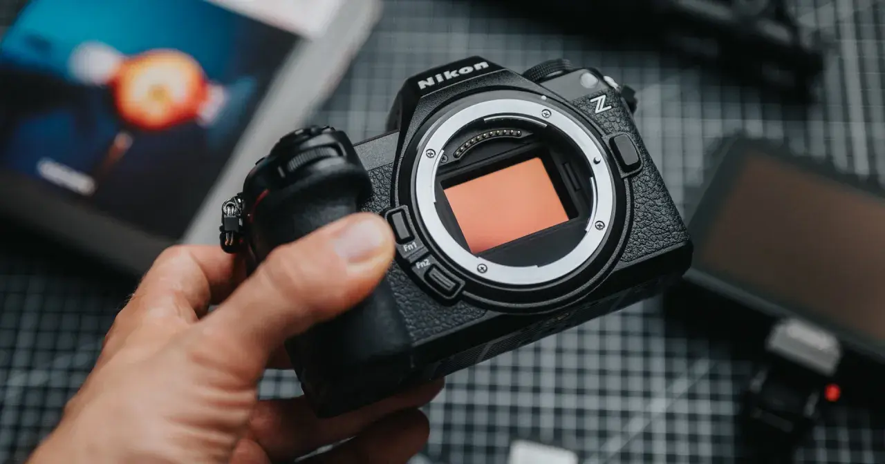 Lustrzanka Nikon 2025: Czy warto? Przewodnik po modelach
