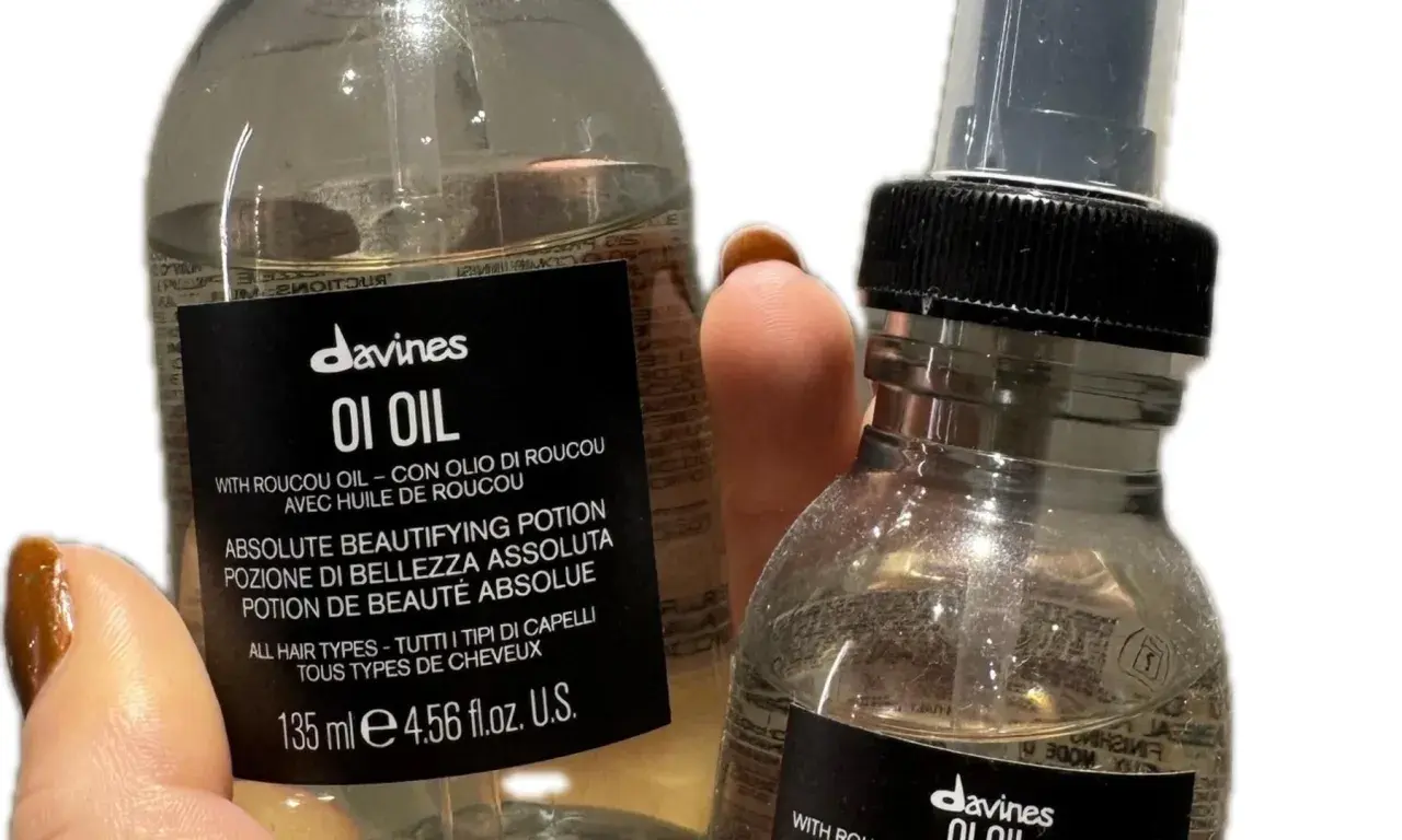 Davines OI Oil, en absolut skönhetspotion för håret. Ger glans och mjukhet, perfekt för alla hårtyper.