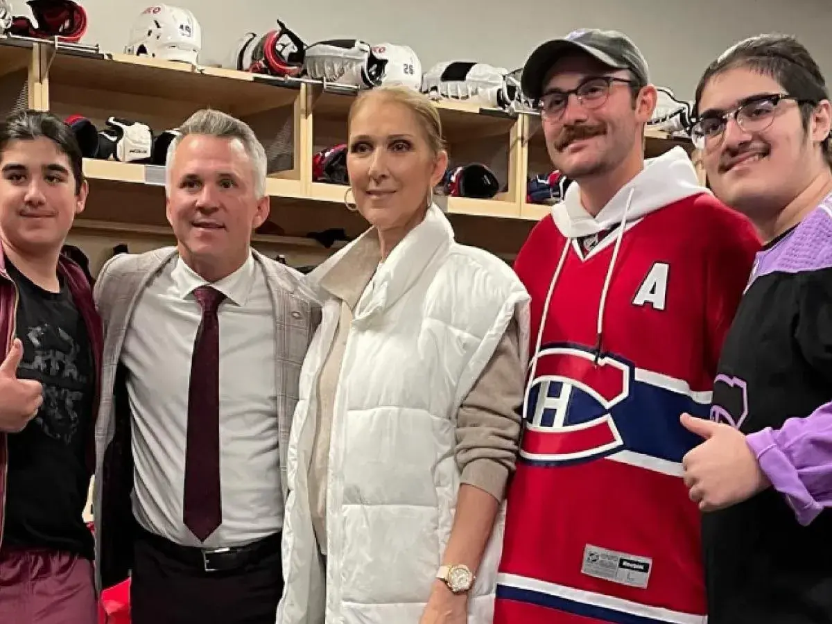 Celine Dion z synami w szatni hokejowej.