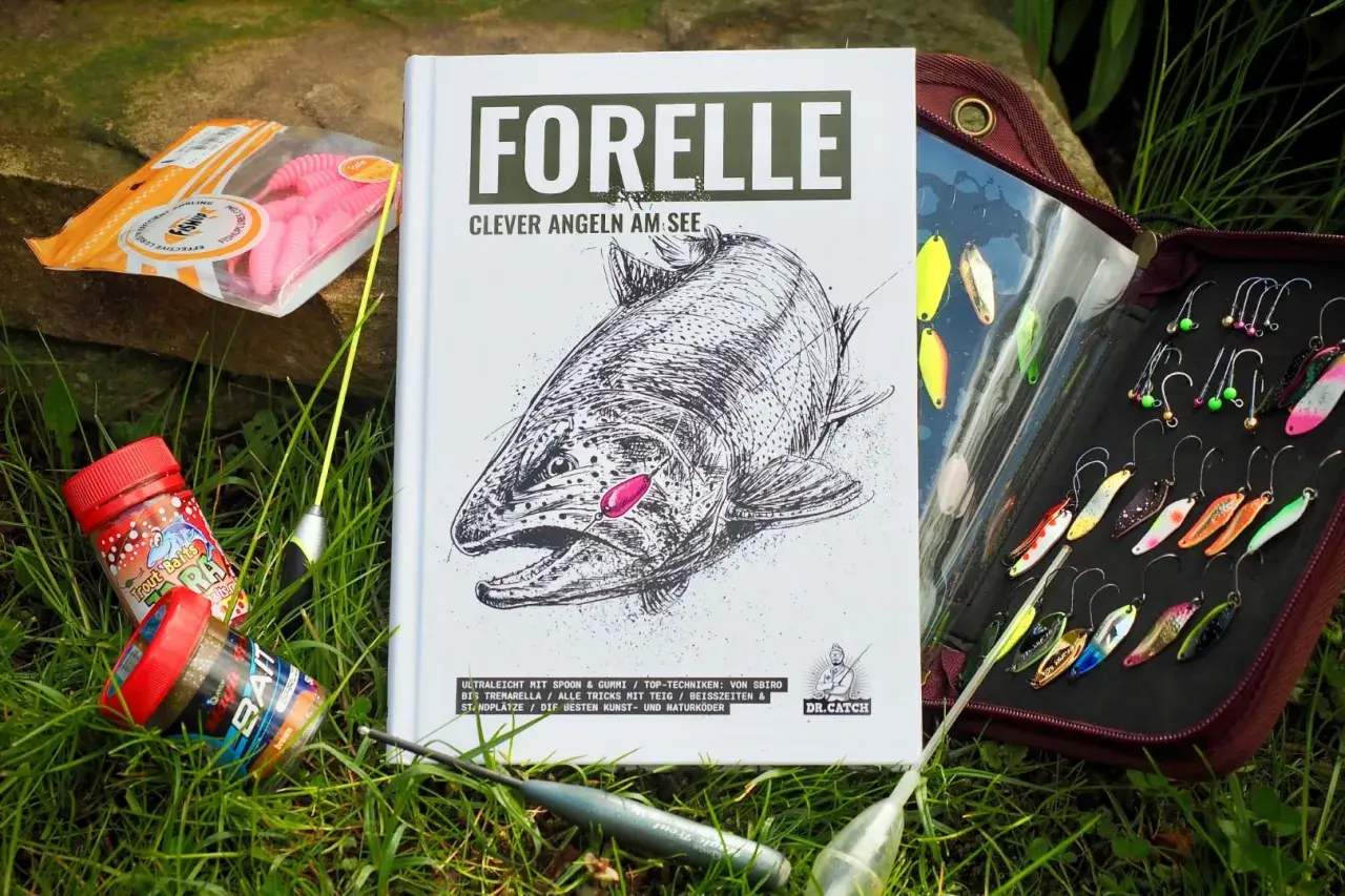Buch "Forelle" mit Ködern und Angelzubehör. Es zeigt, was frisst eine Forelle, mit vielen Tipps für Angler.