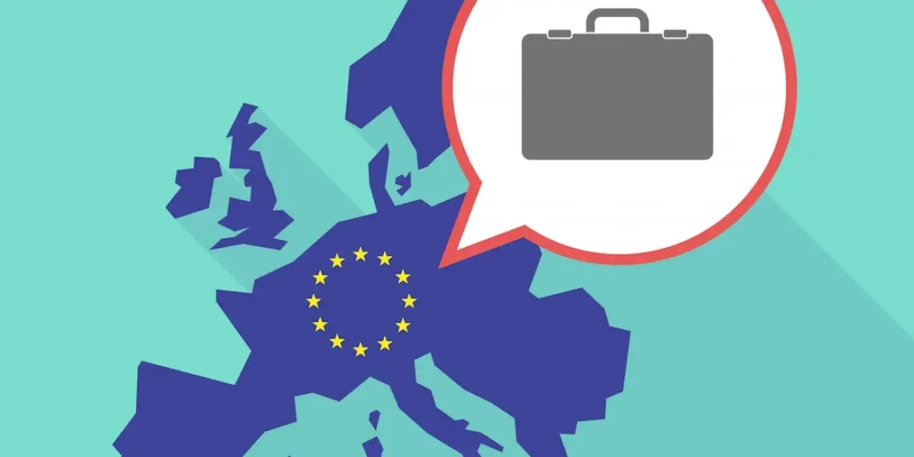 Mapa Europy z gwiazdami UE i dymkiem z walizką, symbolizującą handel i inwestycje, np. w ramach Euro Stoxx 50.
