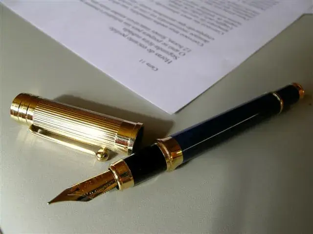 Czy kolejny testament odwołuje poprzedni? Ważne zasady, które musisz znać