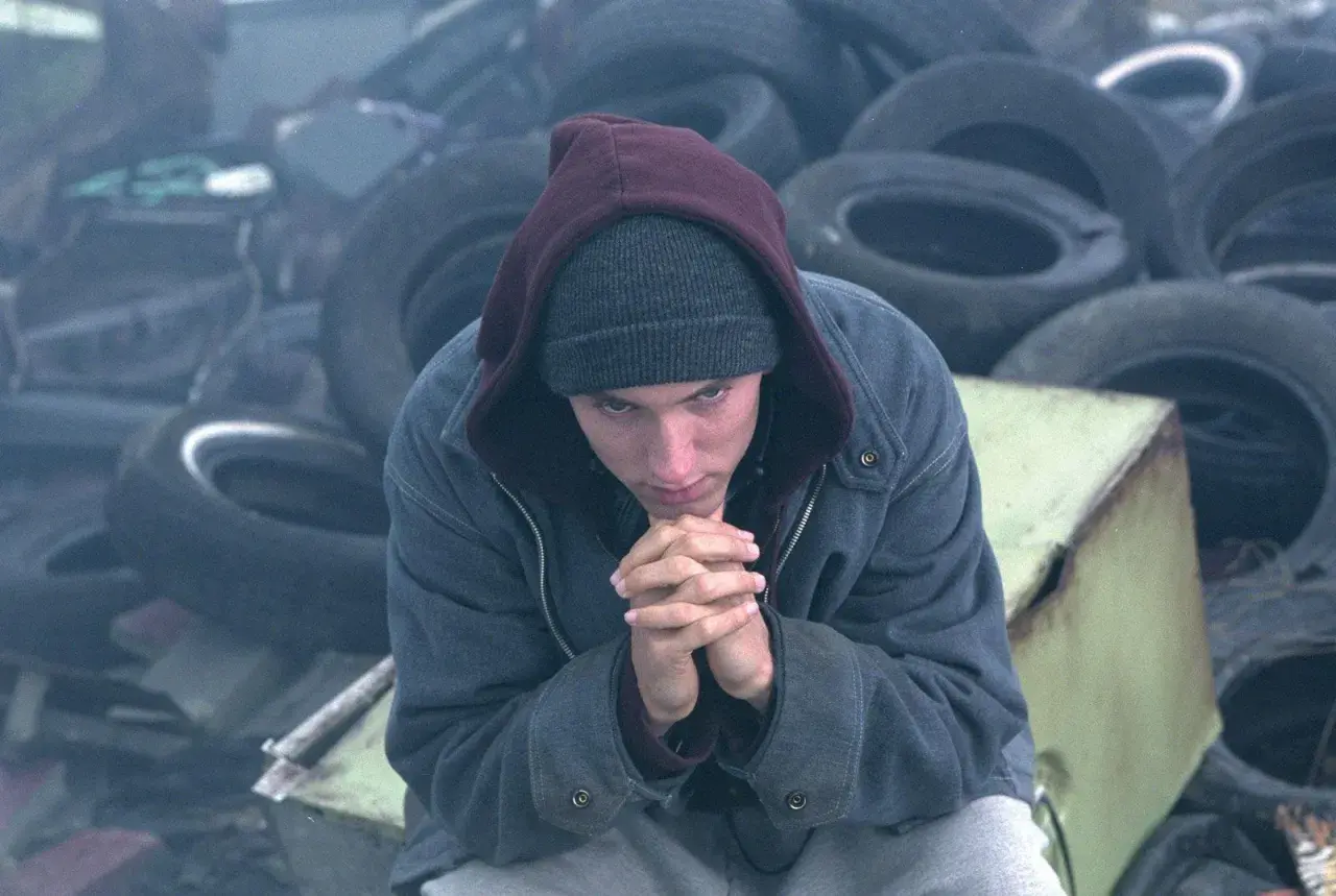 W którym roku urodził się Eminem? Odkryj jego fascynującą historię