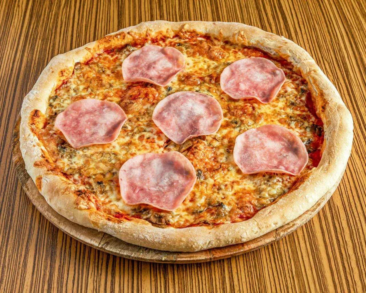 Ile osób najedzie się pizzą 30 cm? Odkryj idealne proporcje