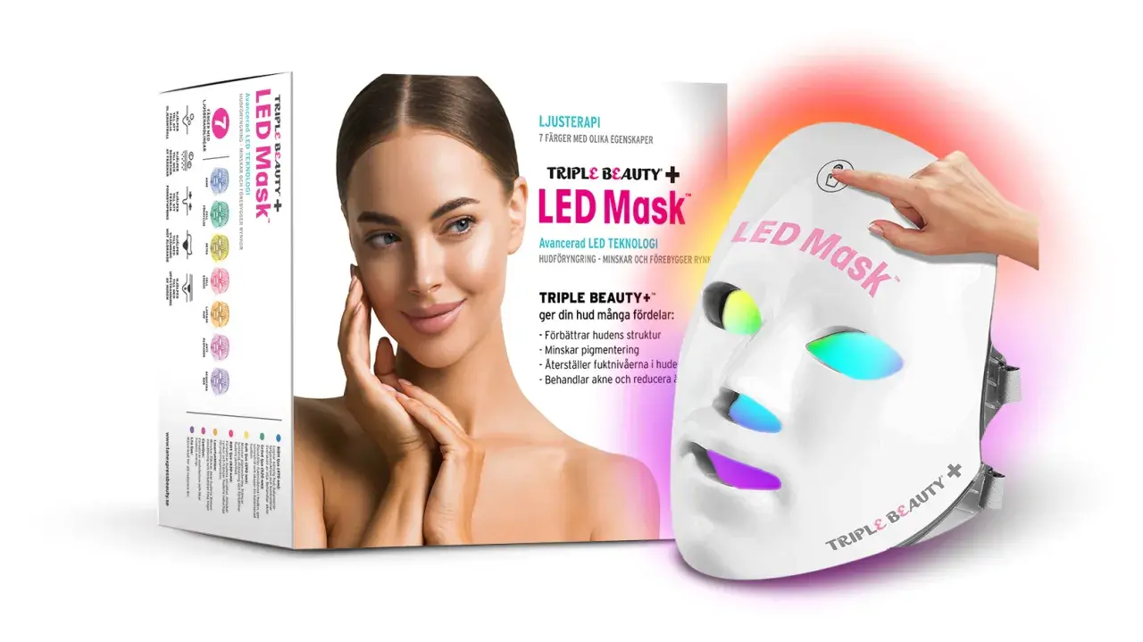 En kvinna med en Triple Beauty+ led mask ansikte som lyser i olika färger. Masken lovar hudföryngring och minskade rynkor.