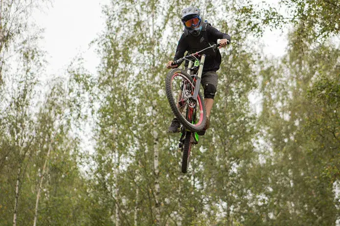 Co to rower enduro? Odkryj jego unikalne cechy i zastosowanie