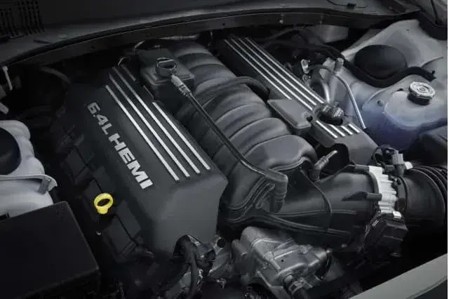 Opinie o Chrysler 300C: Jaki silnik wybrać, by uniknąć kosztów?