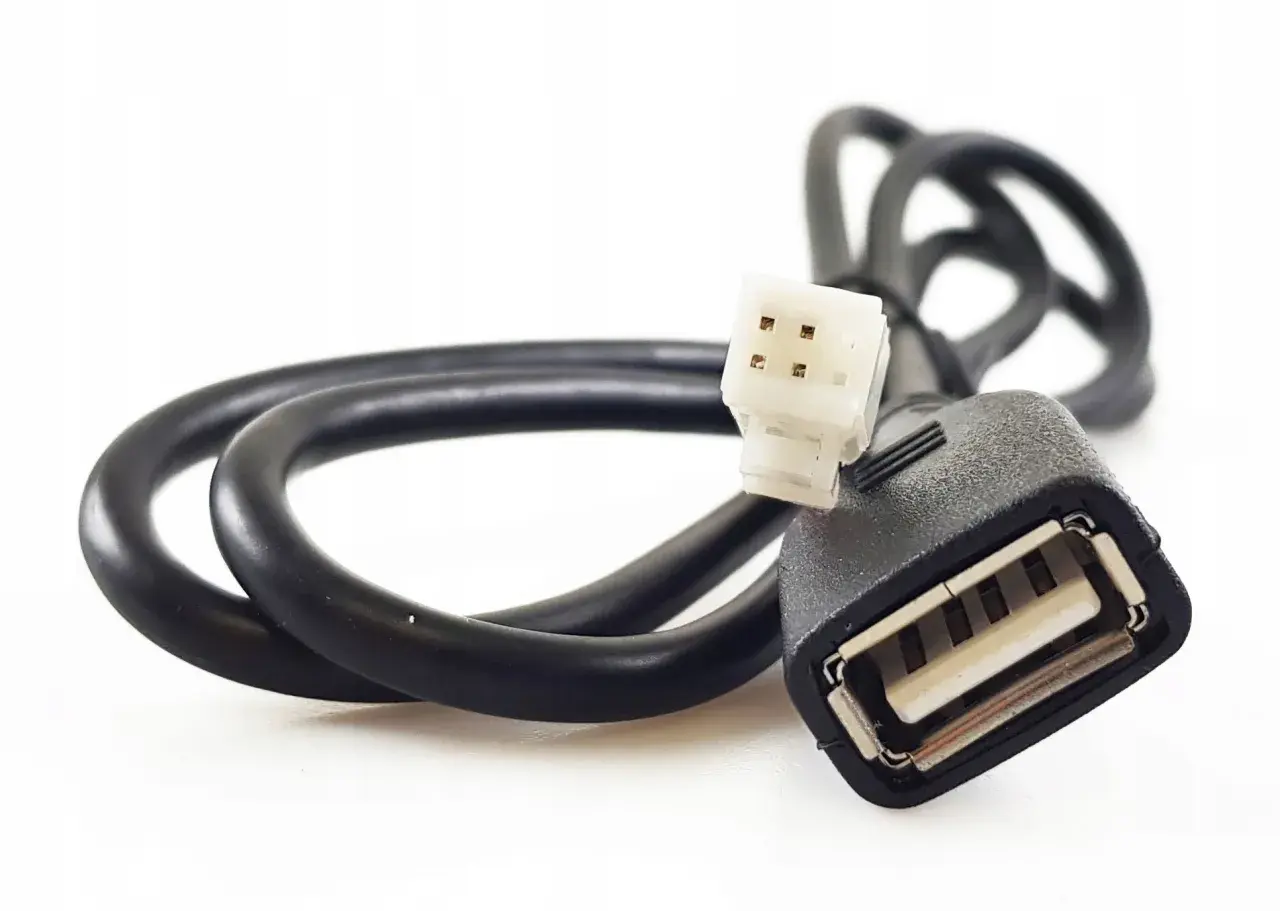 Jak podłączyć pendrive do radia samochodowego bez USB - proste metody