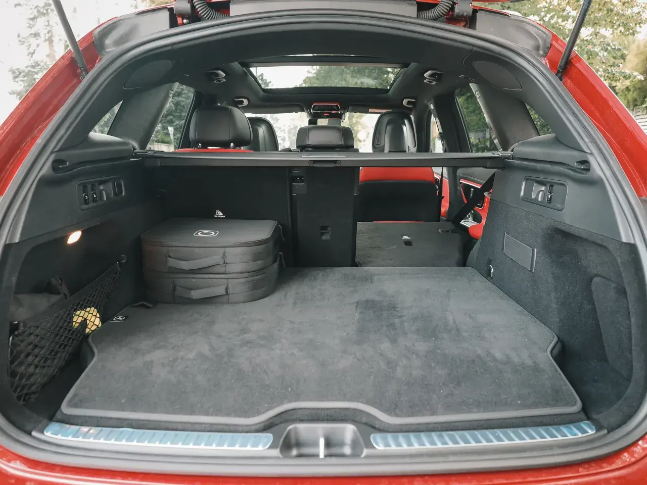 Mercedes GLC: Benzyna, Diesel czy Hybryda? Wybierz idealny silnik.