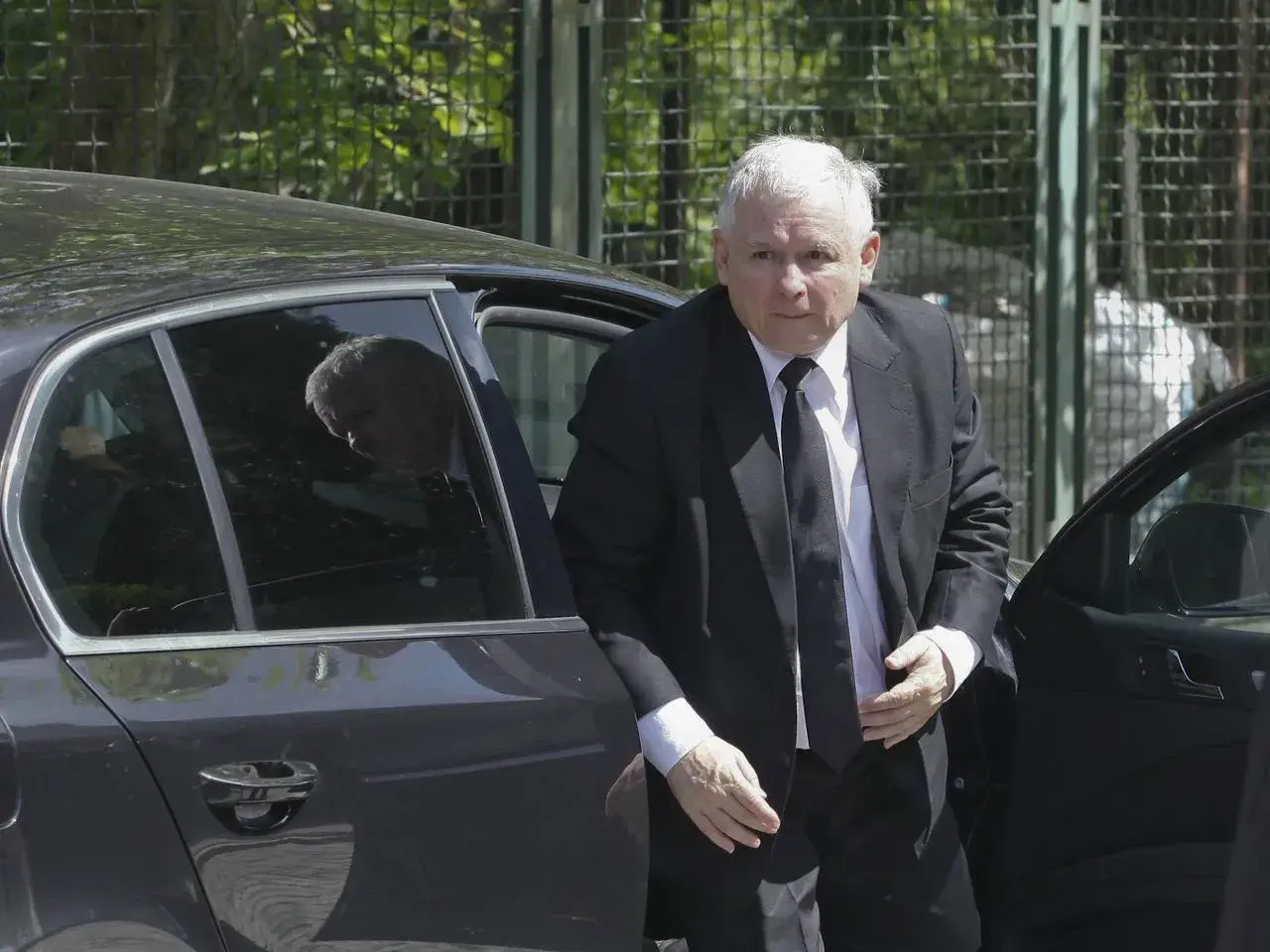 Czym jeździ Kaczyński? Zaskakujące szczegóły o jego samochodzie