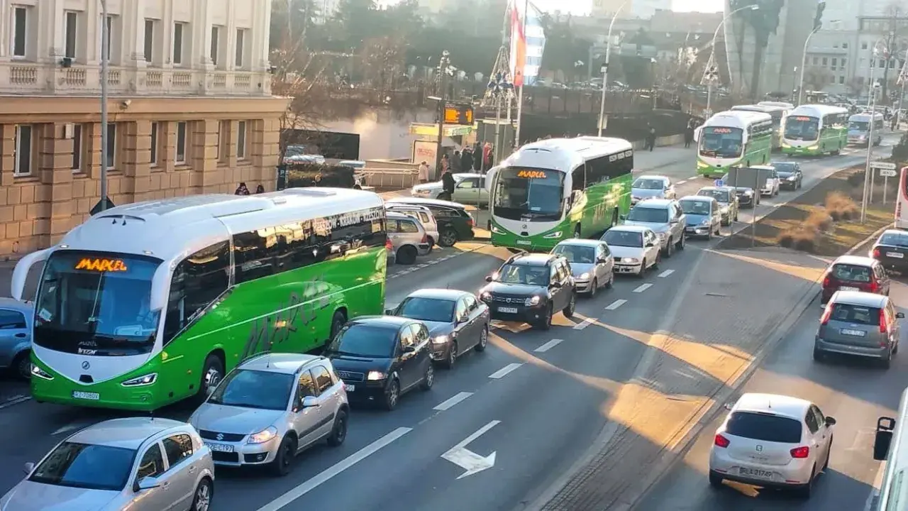 Busy Marcel Rzeszów-Kraków: Gdzie dokładnie wsiądziesz i wysiądziesz?
