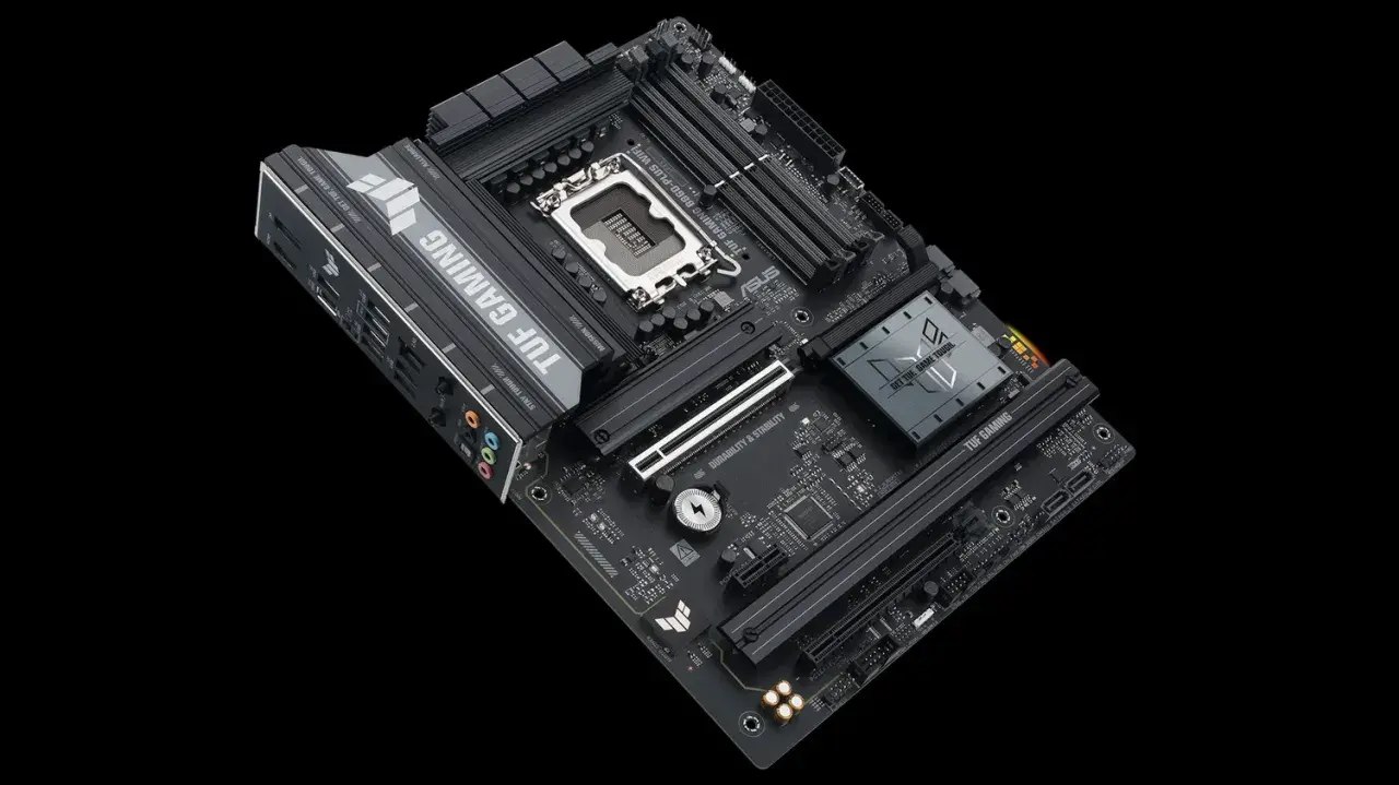 Płyta główna ASUS TUF GAMING. Czy płyta główna ma wpływ na FPS? Tak, odpowiednia płyta główna zapewnia stabilność i wydajność, co przekłada się na płynność gry.
