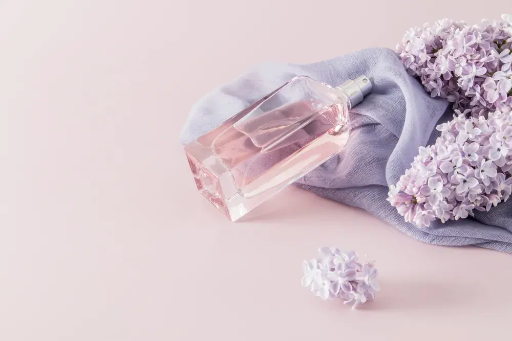 Jak zapakować perfumy na prezent, by zachwycić obdarowanego?