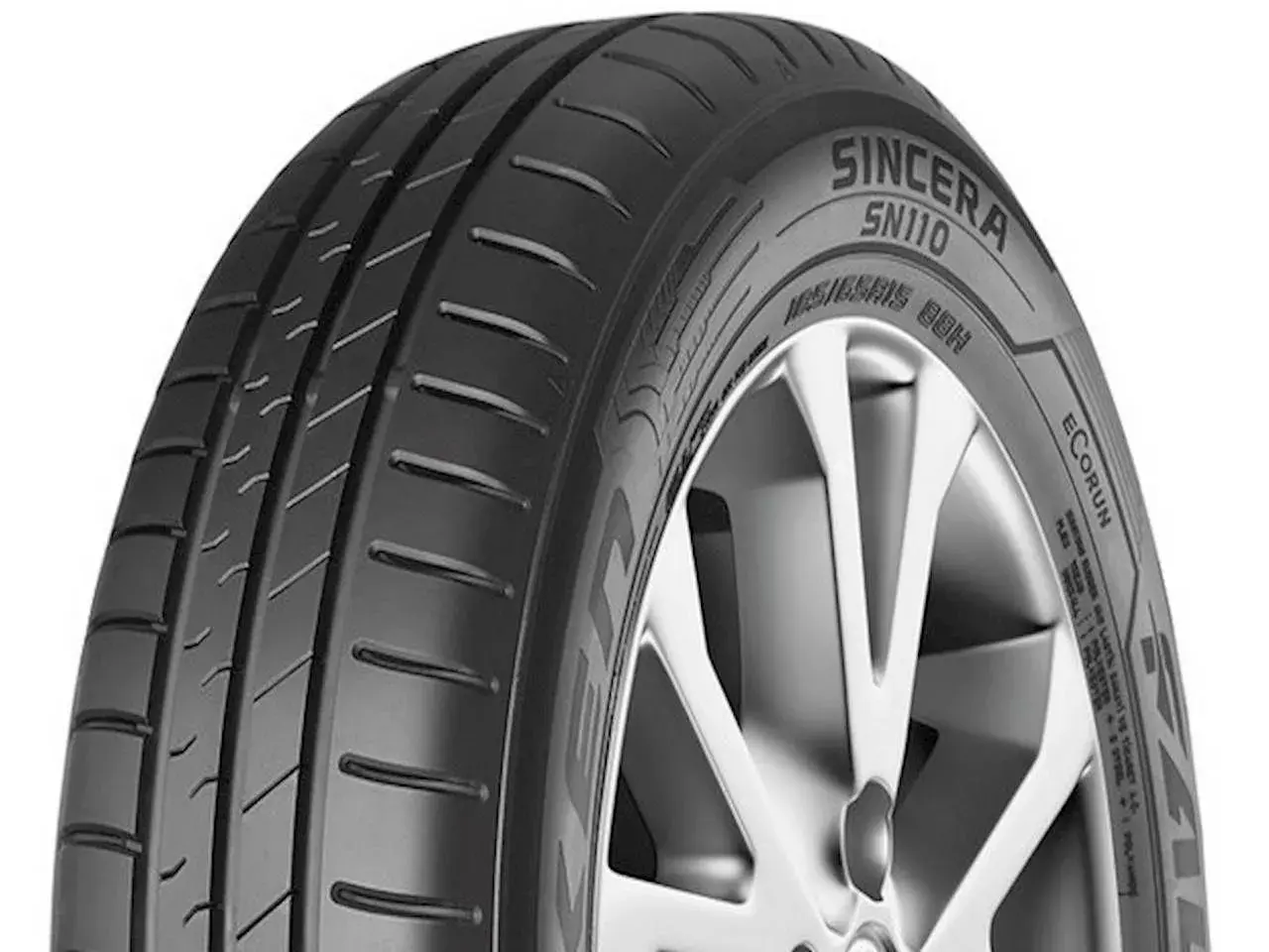 Opona samochodowa Falken Sincera SN110 z felgą.