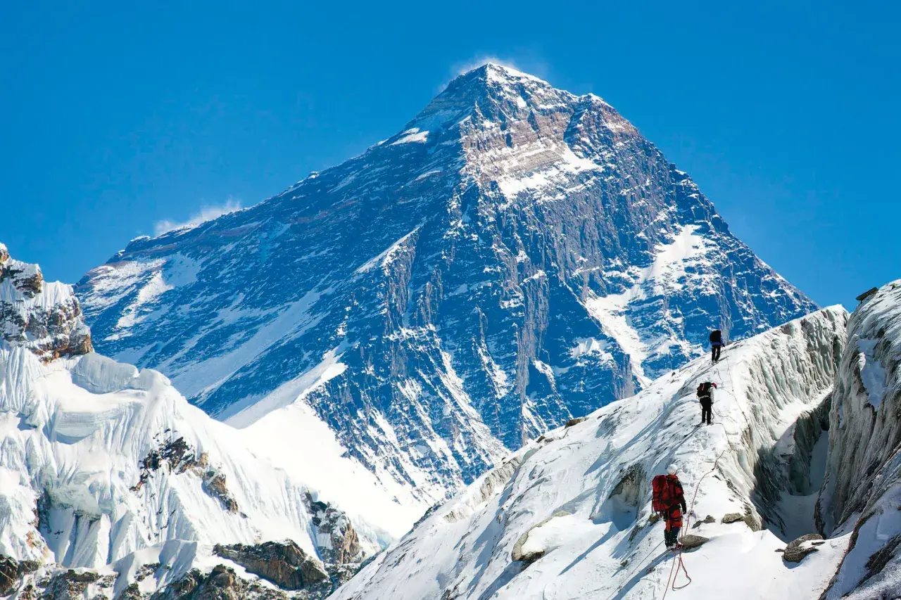 Mount Everest w jakim kraju? Odkryj tajemnice najwyższej góry świata