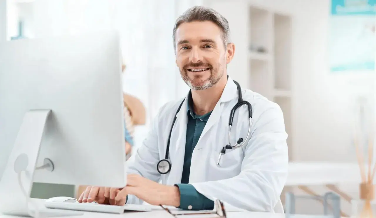 Urolog gdzie najszybciej? Znajdź pomoc w 24h: NFZ, prywatnie, SOR