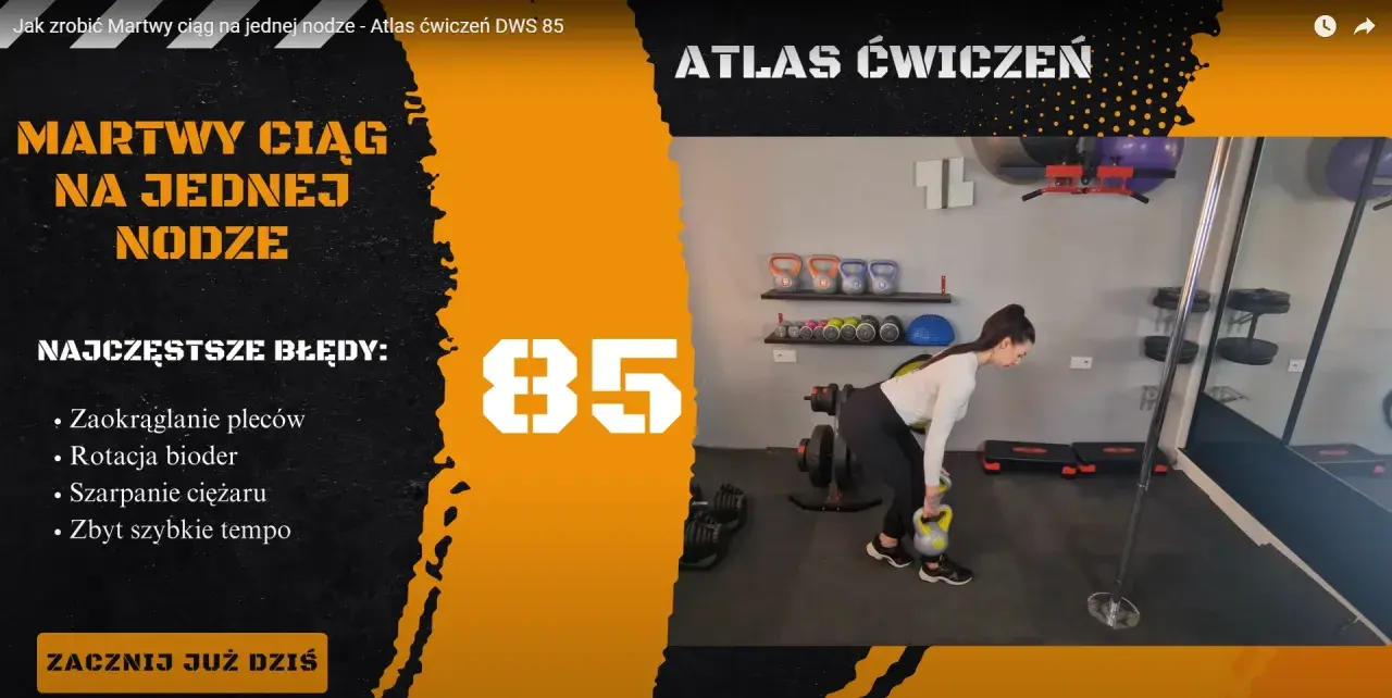 Kobieta wykonuje martwy ciąg na jednej nodze z kettlebell. Na ekranie tytuł ćwiczenia i lista błędów.