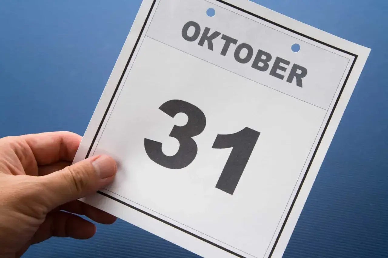Ein Kalenderblatt zeigt den 31. Oktober, den Reformationstag feiertag.