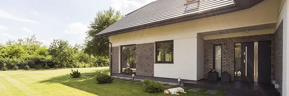 Szare okna jaka elewacja - idealne połączenia kolorystyczne i materiały