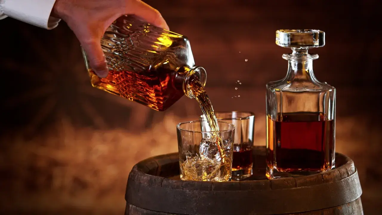 Co zdrowsze: whisky czy koniak? Porównanie korzyści zdrowotnych