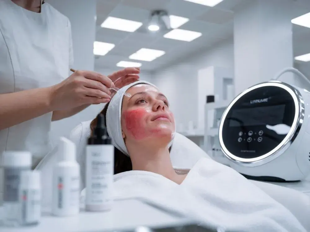 Jakie ampułki do peelingu kawitacyjnego poprawią Twoją skórę?