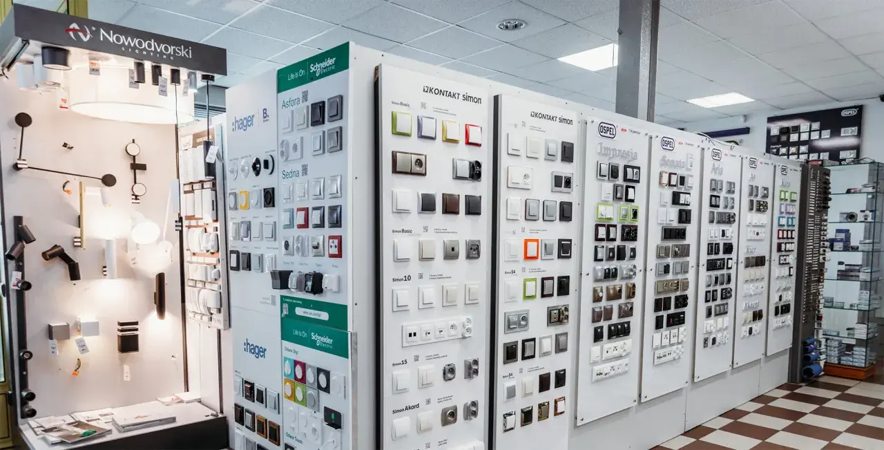 W hurtowni elektrycznej Zator znajdziesz szeroki wybór osprzętu elektroinstalacyjnego, w tym gniazdka i włączniki Simon.