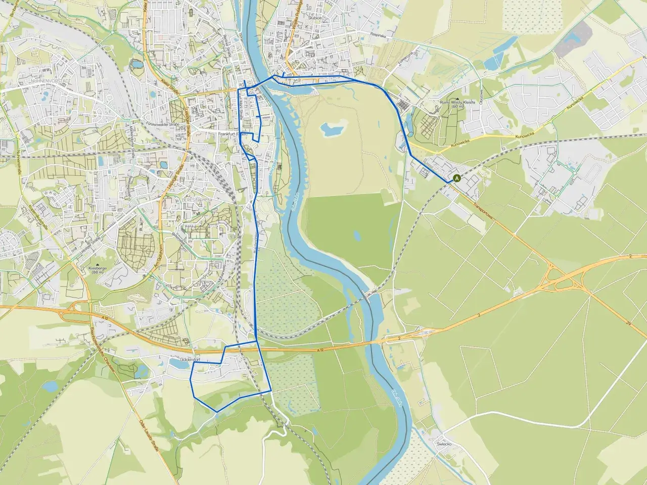 Trasa rowerowa wzdłuż Odry, prowadząca przez Frankfurt nad Odrą i okolice, z widocznymi mostami i terenami zielonymi.