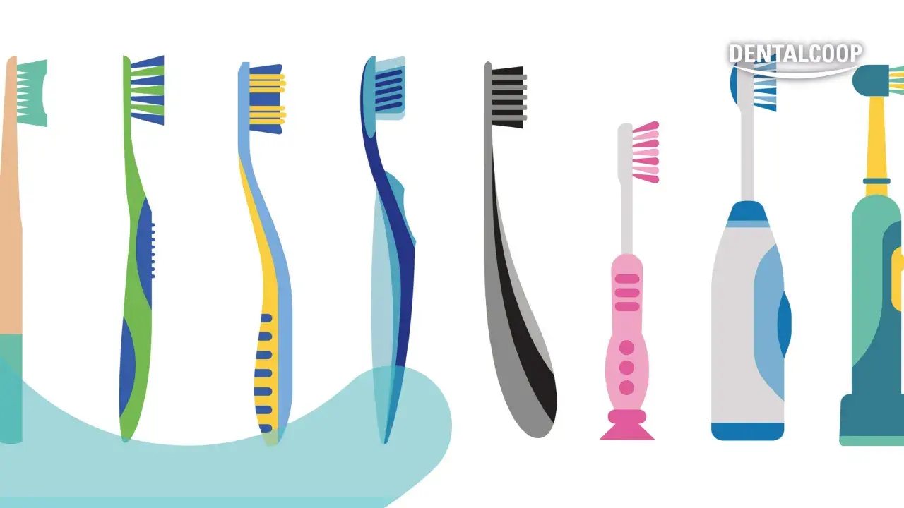 Una fila di spazzolini da denti colorati, alcuni manuali e altri elettrici, con setole spazzolino di varie forme e colori.
