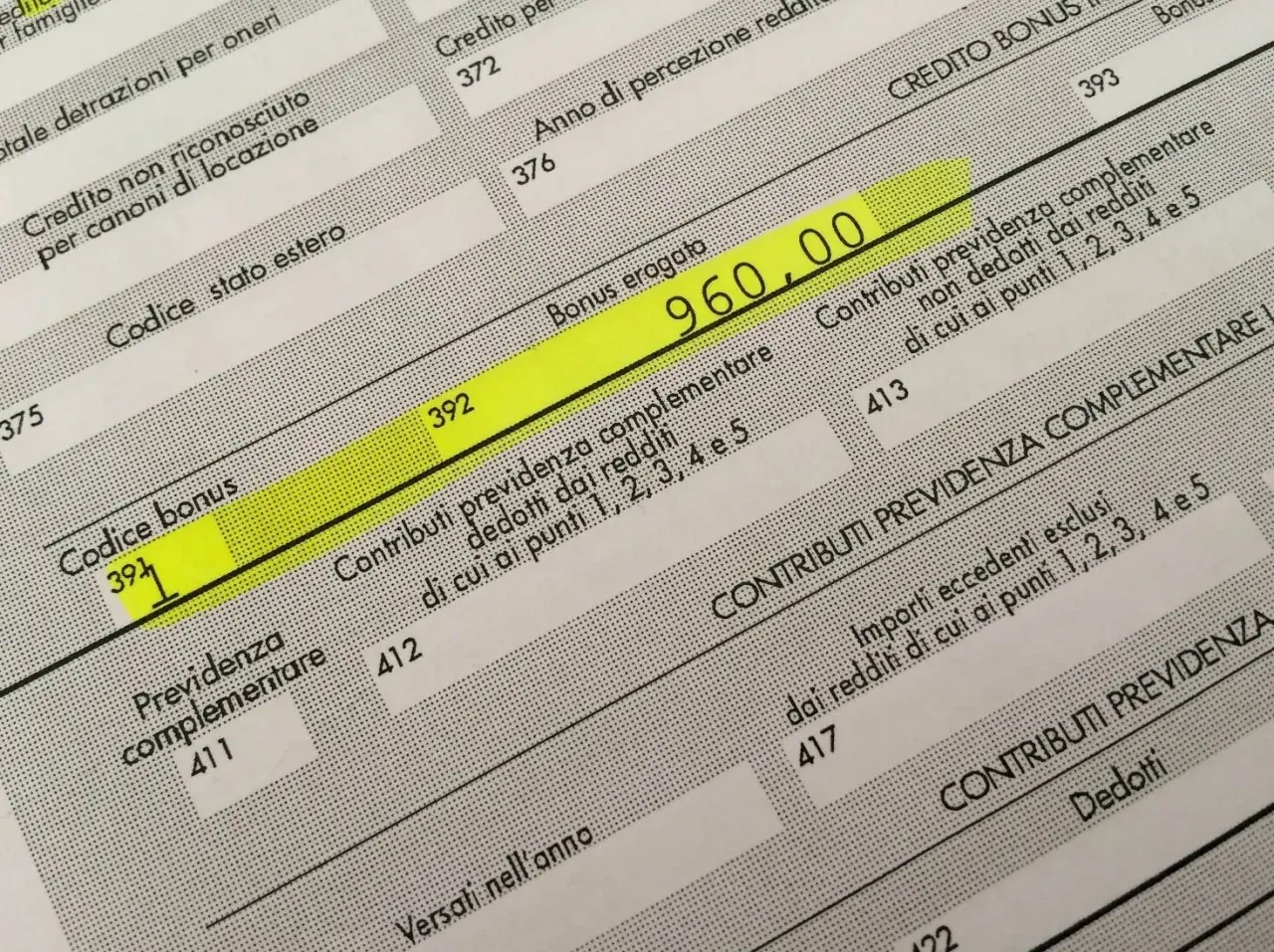 Dettaglio del modello CUD con bonus erogato di 960,00 evidenziato.