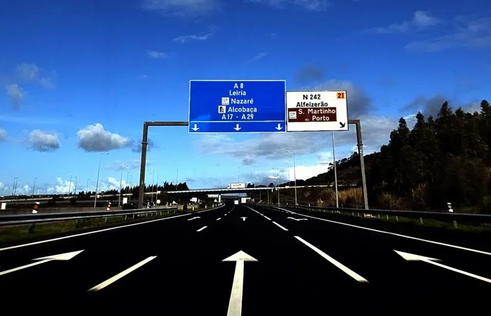 Jak płacić za autostrady w Portugalii? Poznaj wszystkie metody i zasady.