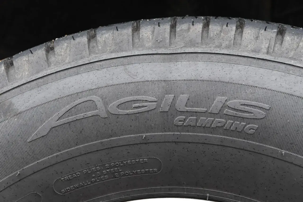 Pneu "Agilis Camping" pour camping-car, conforme à la réglementation.