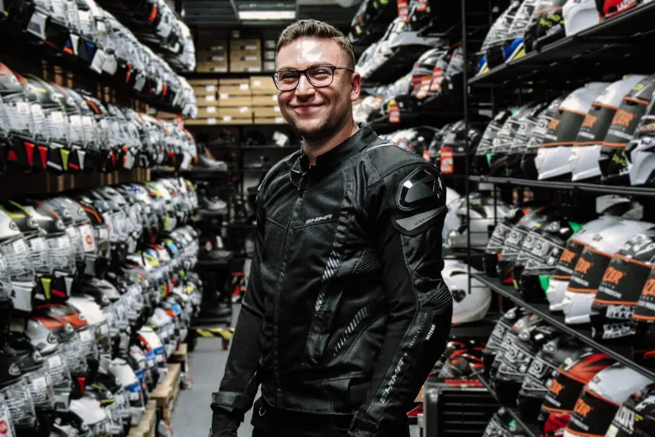 Jaką kurtkę motocyklową na lato wybrać, by uniknąć przegrzania?