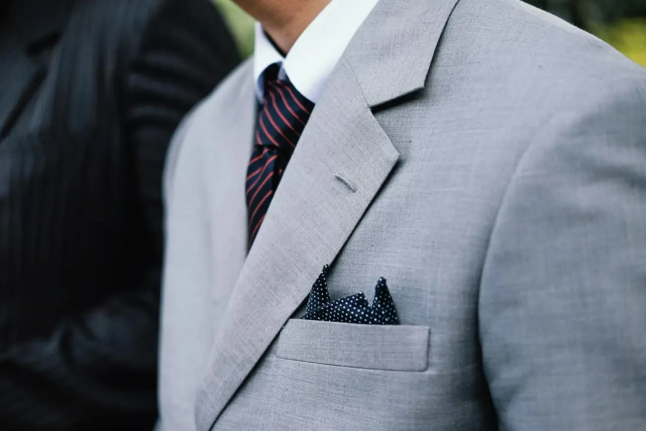 Marynarka sylwestrowa - dodająca elegancji każdej imprezie.
