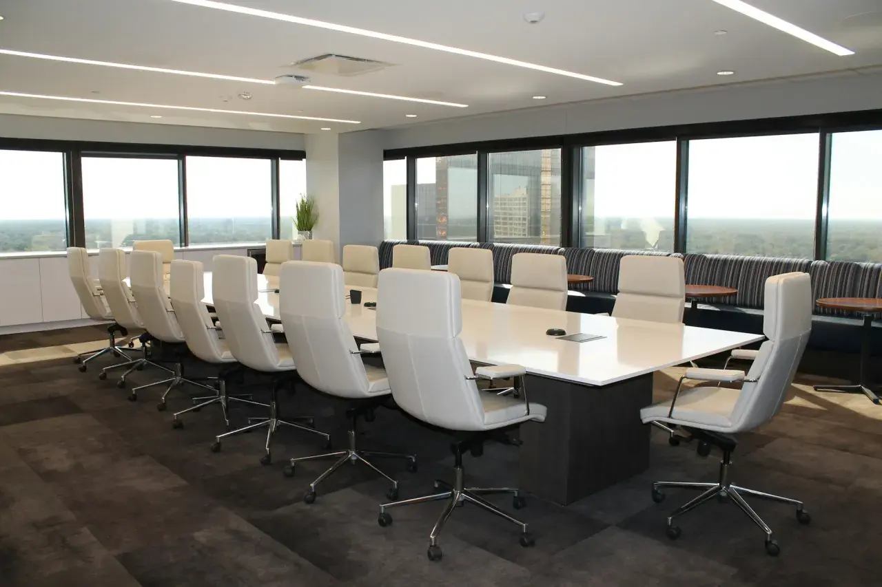 Sala konferencyjna Lublin a potrzeby firm – jak dobrać przestrzeń do typu wydarzenia?
