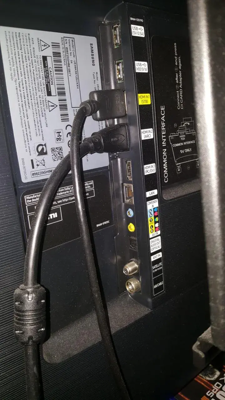 Jak podłączyć stare kino domowe do nowego telewizora Samsung bez problemów