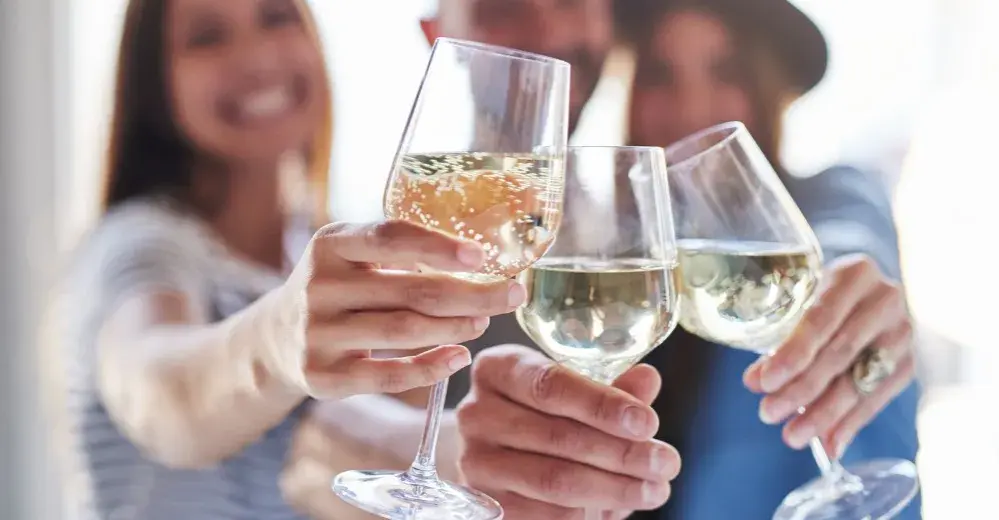 Czy alkohol uszkadza plemniki? Sprawdź, jak wpływa na płodność mężczyzn