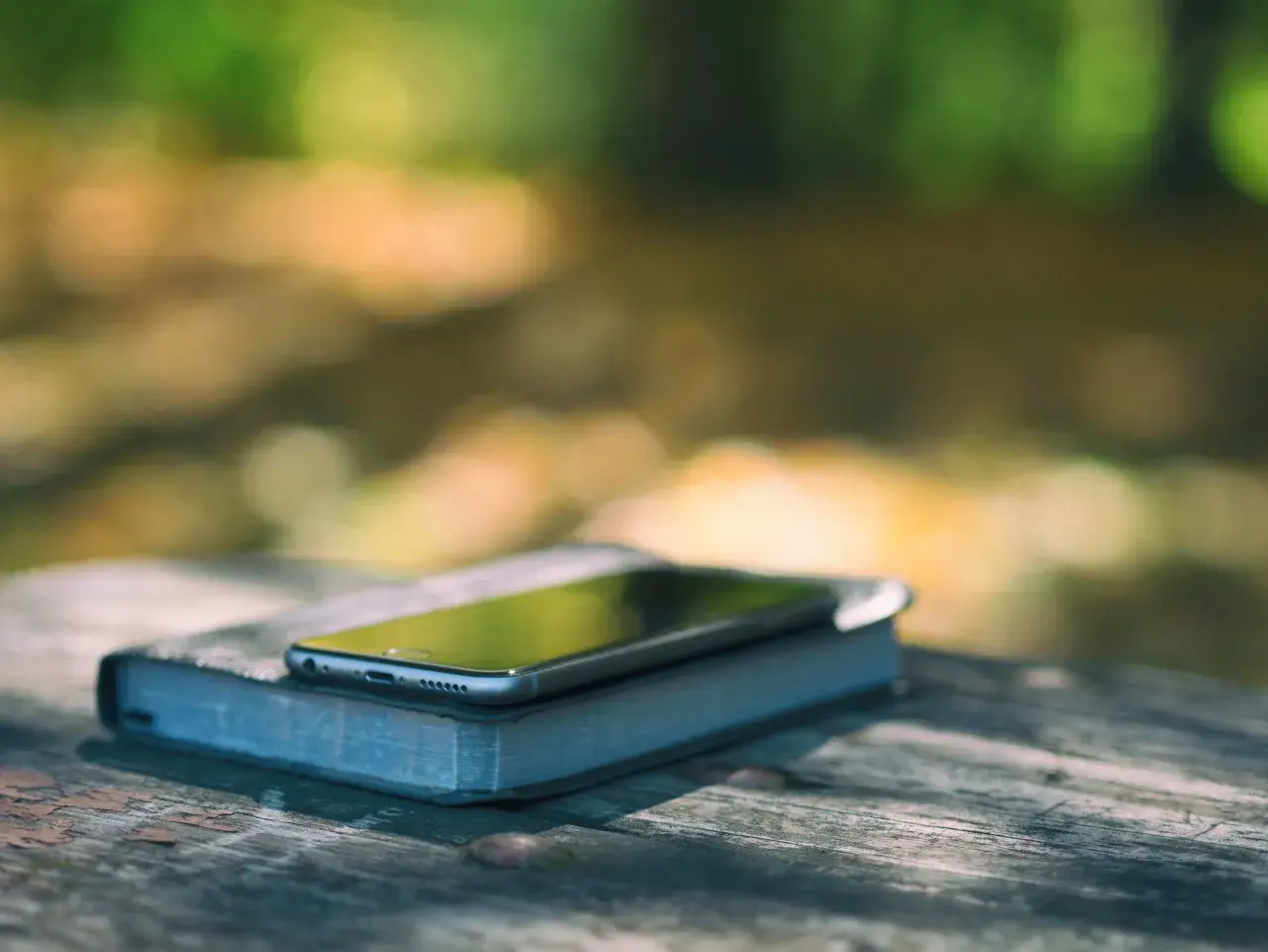 Czy zasięg zależy od telefonu? Jak urządzenie wpływa na sygnał