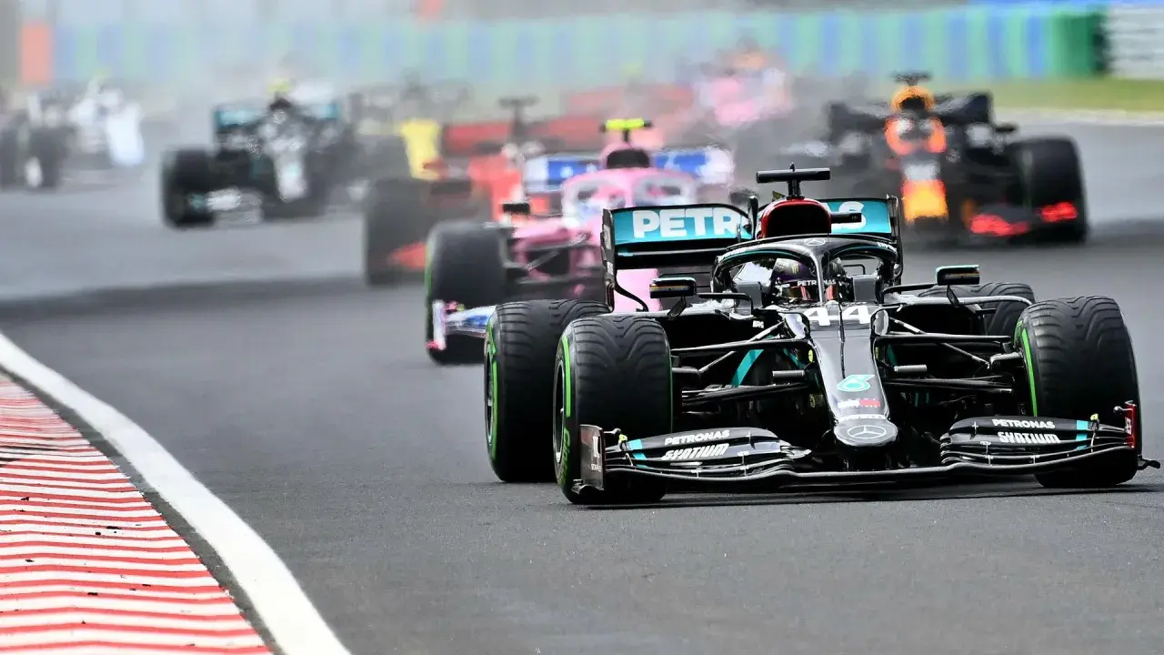 Przewodnik po Formule 1: jak obstawiać wyścigi samochodowe