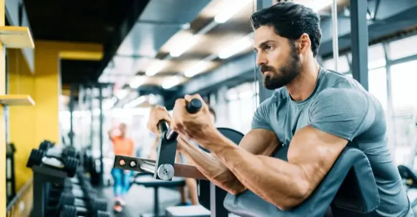 Z czym ćwiczyć biceps, aby osiągnąć lepsze wyniki w treningu?