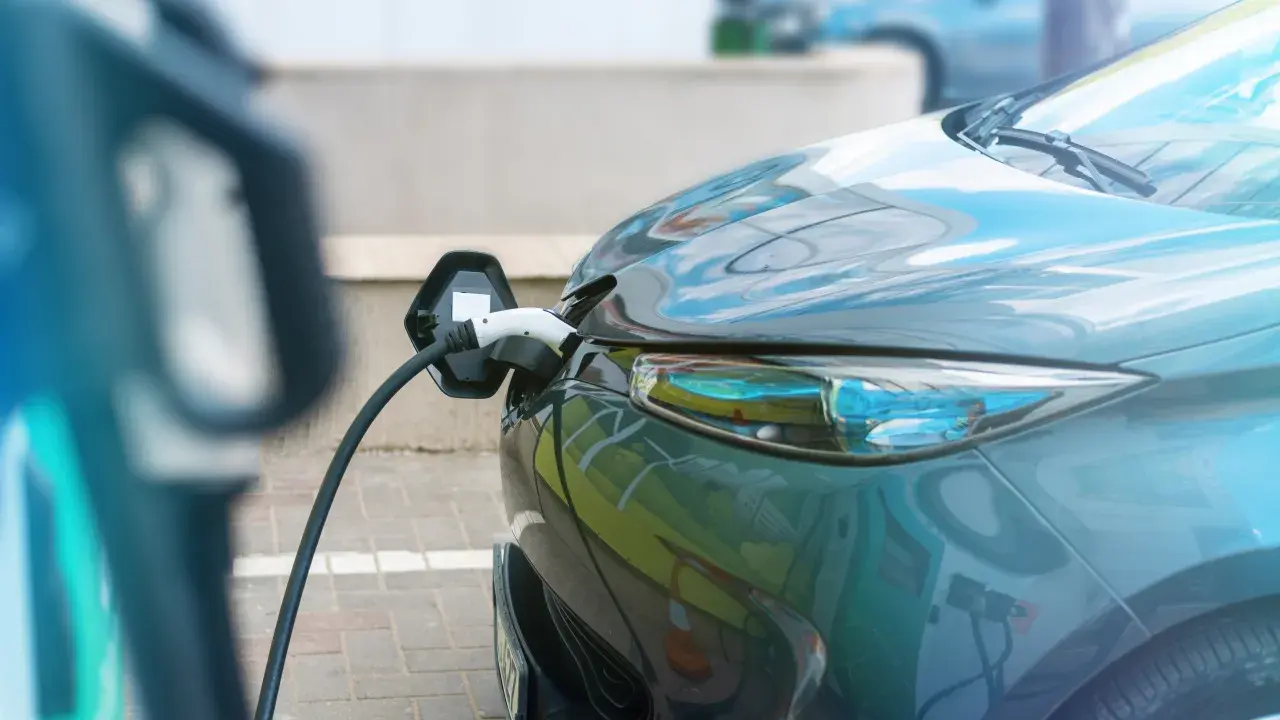 Prawdziwy koszt posiadania samochodu elektrycznego w Polsce