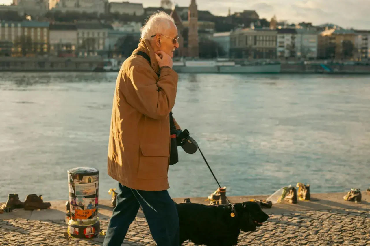 Jaki wybrać lokalizator dla starszej osoby?