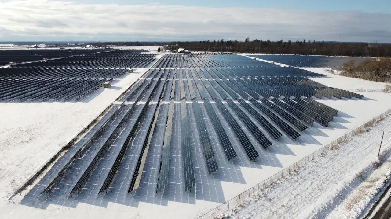 Synchronizacja czasu w energetyce – dlaczego dokładność mikrosekundowa ma znaczenie