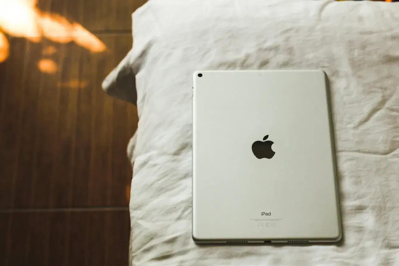 iPad Air jako lekki tablet Apple do nauki, pracy i codziennych zadań