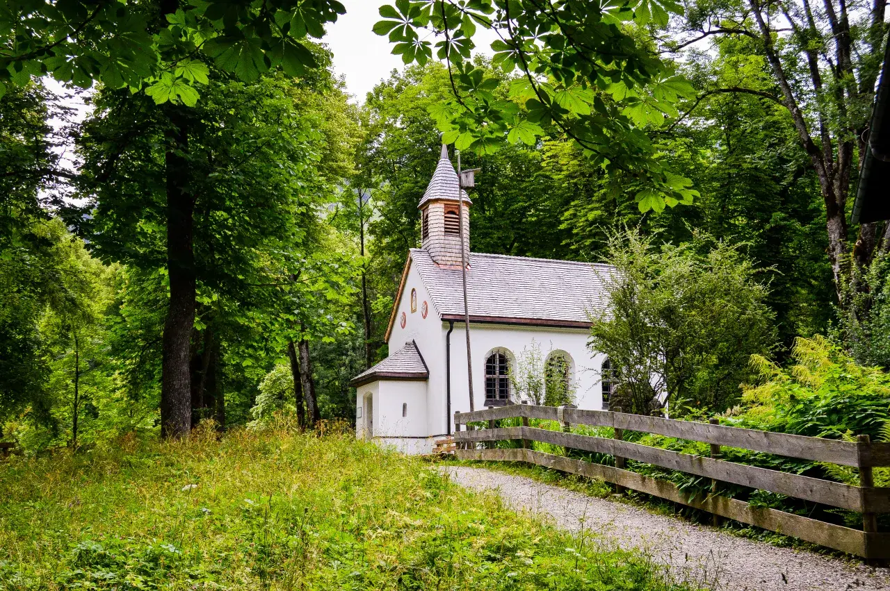 Parafia w Gołańczy przez wieki: historia, ludzie i tradycje, które przetrwały