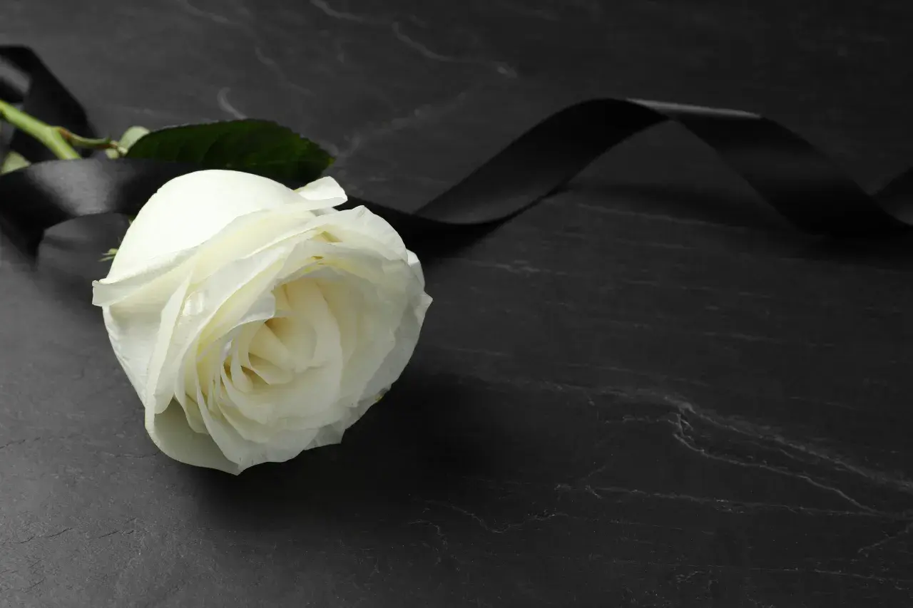 Żałoba, wiara i powrót do życia: psychologiczny i duchowy przewodnik po stracie