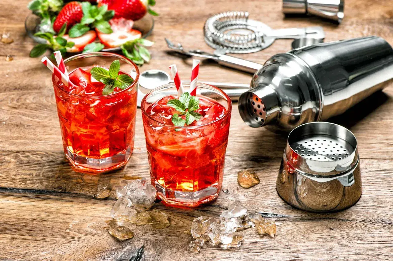 Jaki shaker do drinków wybrać? Odkryj najlepsze opcje dla siebie